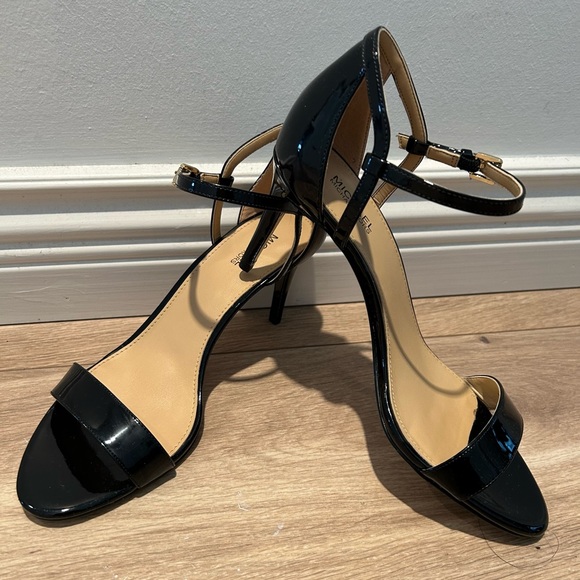 Michael Kors Simone Sandal - Picture 7 of 14
